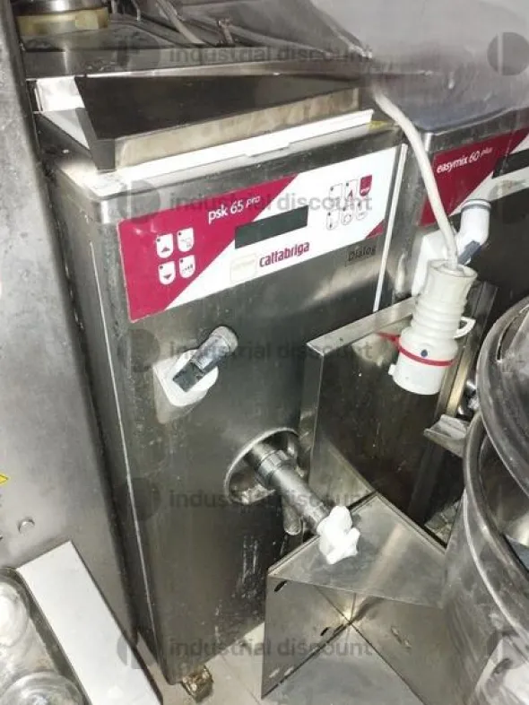2#8919 Arredamento ed accessori laboratorio pasticceria