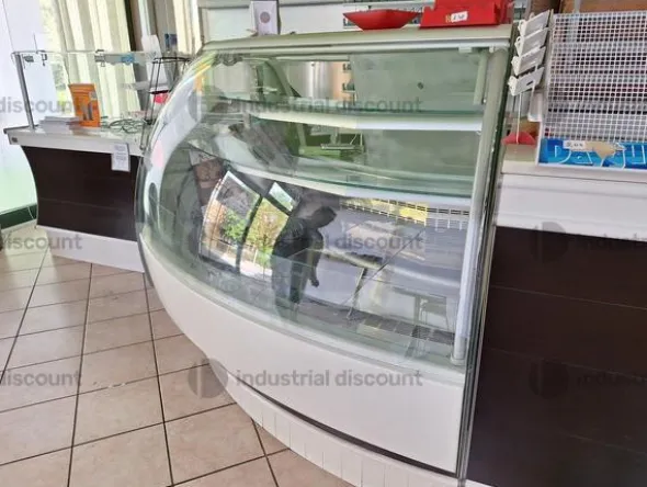 1#8184 Arredamento ed attrezzatura per bar