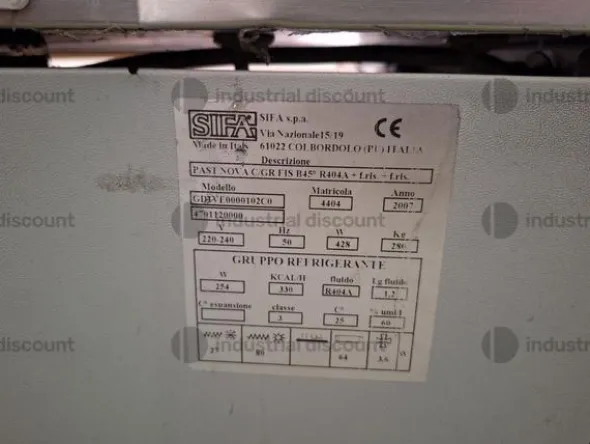 1#8184 Arredamento ed attrezzatura per bar