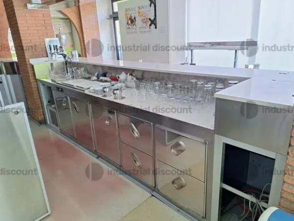 1#8184 Arredamento ed attrezzatura per bar