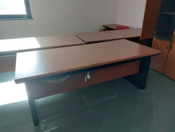 5#77142 Arredamento ed attrezzature per ufficio
