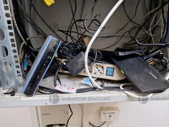 2#9795 Arredamento e macchine elettroniche da ufficio