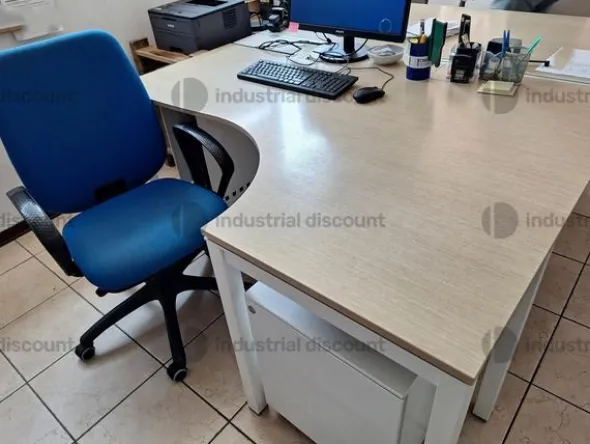 2#9795 Arredamento e macchine elettroniche da ufficio