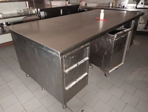 4#8059 Arredamento laboratorio pasticceria