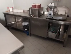 4#8063 Arredamento laboratorio pasticceria