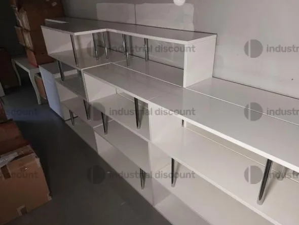 7#8952 Arredamento negozio