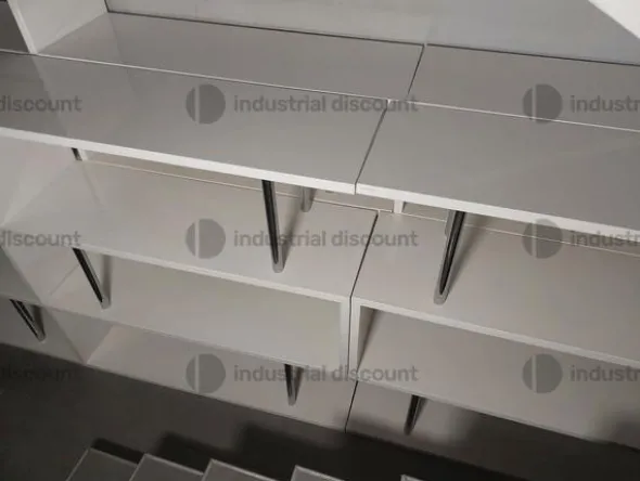 7#8952 Arredamento negozio
