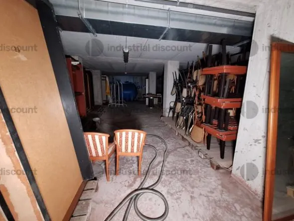 3#8869 Arredamento per albergo e materiale di ricambio