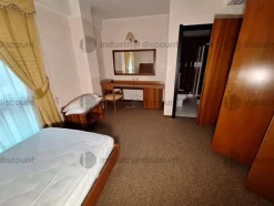 3#8869 Arredamento per albergo e materiale di ricambio