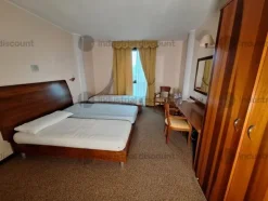 3#8869 Arredamento per albergo e materiale di ricambio