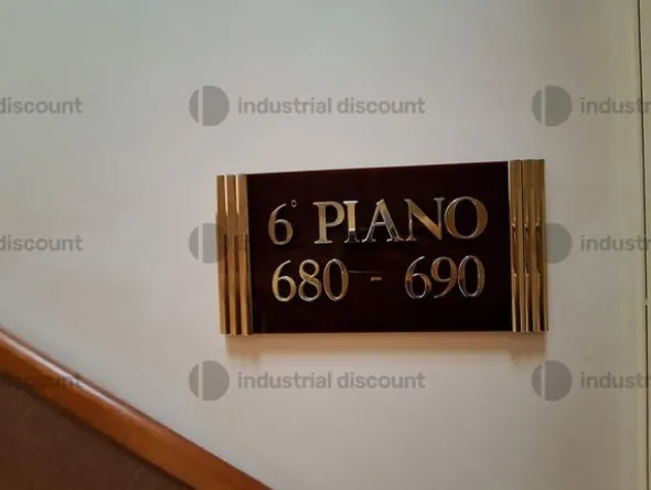 3#8869 Arredamento per albergo e materiale di ricambio