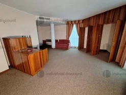 3#8869 Arredamento per albergo e materiale di ricambio