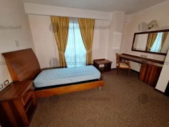 3#8869 Arredamento per albergo e materiale di ricambio