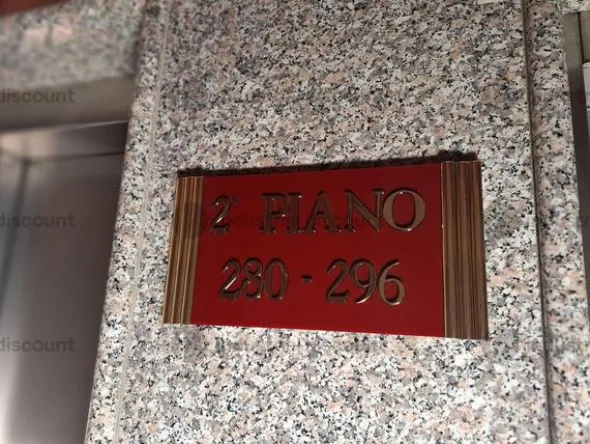 3#8869 Arredamento per albergo e materiale di ricambio