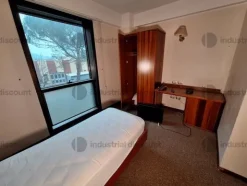3#8869 Arredamento per albergo e materiale di ricambio