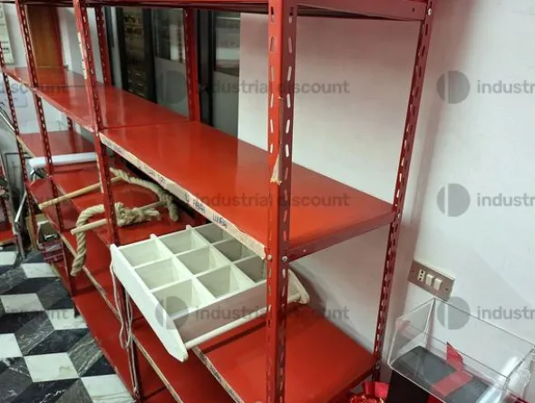 1#9621 Arredamento per negozio