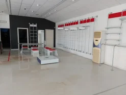 1#8185 Arredamento per negozio
