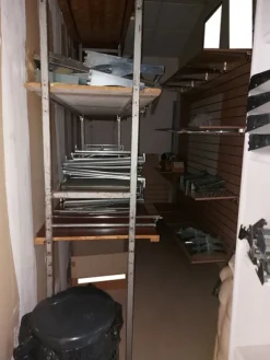 1#8185 Arredamento per negozio