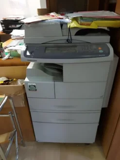 2#8071 Arredamento per negozio