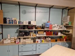 5#8748 Arredamento per negozio