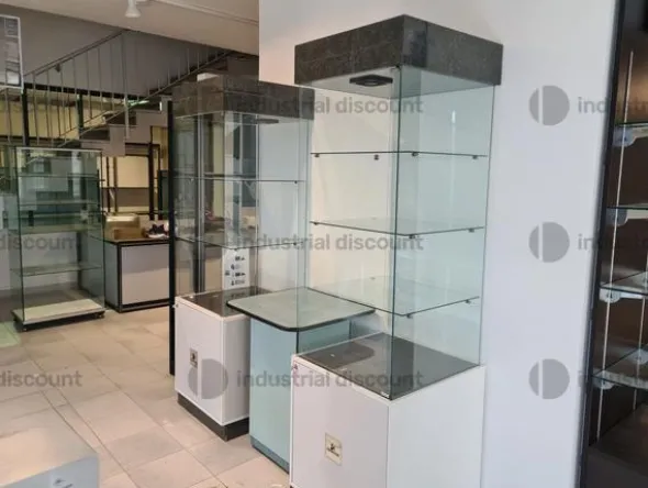 5#8748 Arredamento per negozio