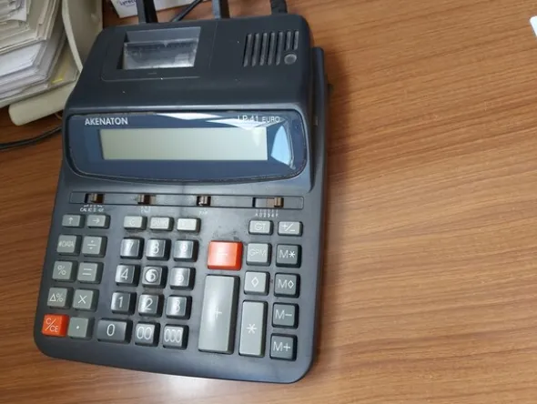 156#7915 Arredamento per ufficio