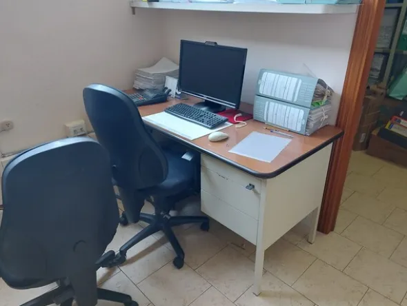 156#7915 Arredamento per ufficio