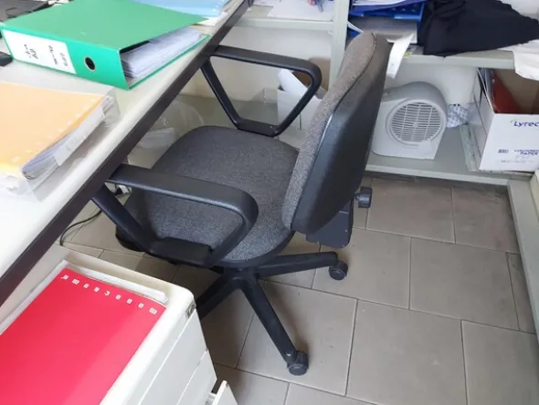 159#7915 Arredamento per ufficio