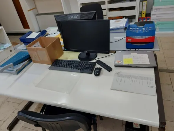 159#7915 Arredamento per ufficio