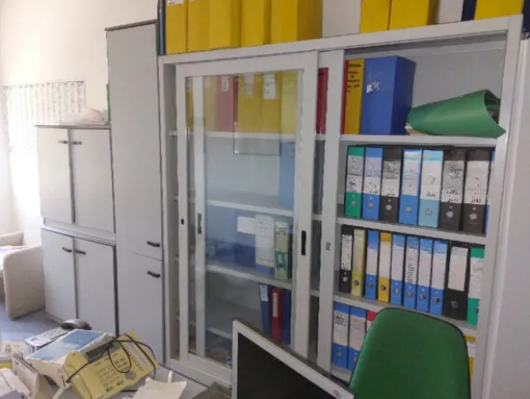 1#8539 Arredamento per ufficio e attrezzatura informatica