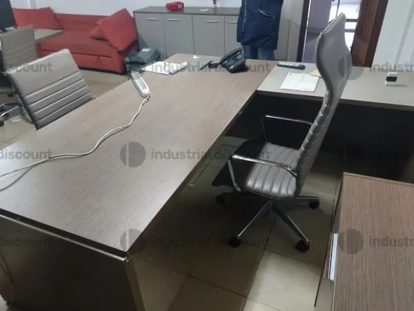 26#9138 Arredamento ufficio