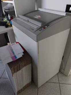 55#8616 Arredamento ufficio