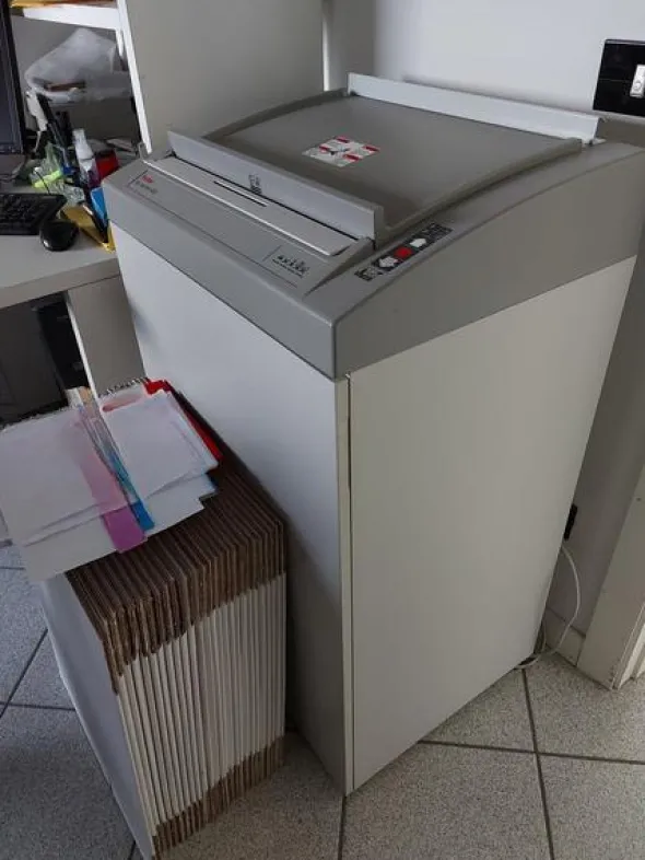 55#8616 Arredamento ufficio