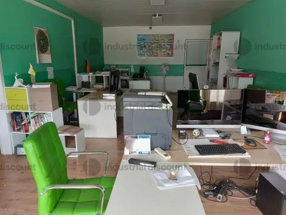 28#8723 Arredamento ufficio, pc, periferiche