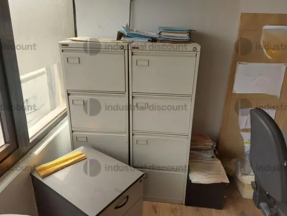 28#8723 Arredamento ufficio, pc, periferiche