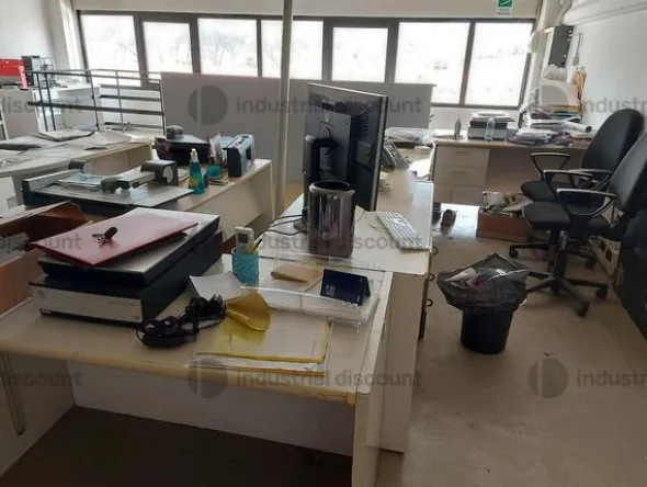 28#8723 Arredamento ufficio, pc, periferiche