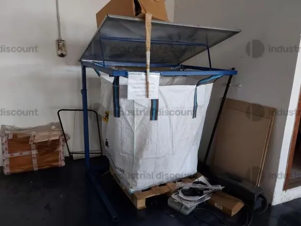 28#8723 Arredamento ufficio, pc, periferiche