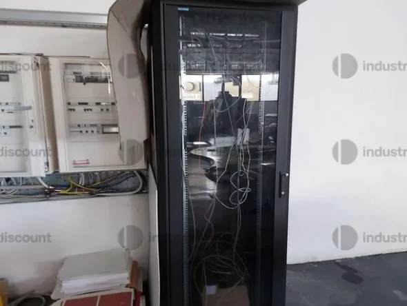 28#8723 Arredamento ufficio, pc, periferiche