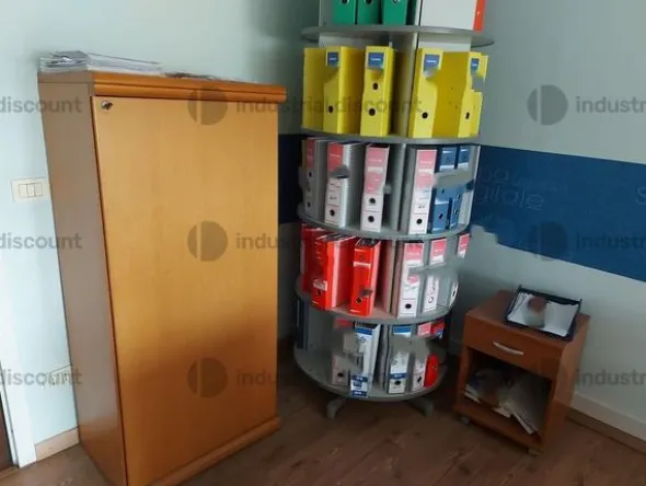 28#8723 Arredamento ufficio, pc, periferiche