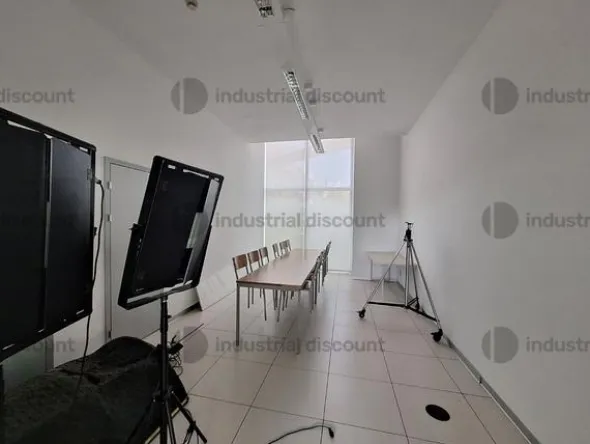 3#9480 Arredi, apparecchiature informatiche eattrezzature varie