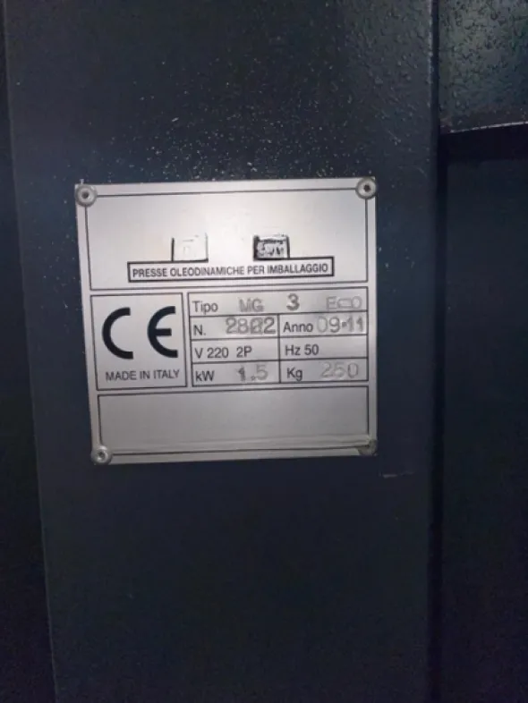 1#8166 Arredi da negozio e scaffalature