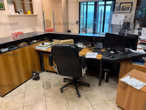 28#9706 Arredi da ufficio e apparecchiatura elettronica