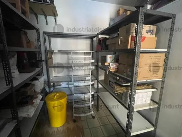 8#8664 Arredi da ufficio e Arredi da panificio