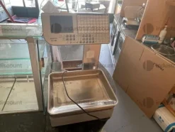 8#8664 Arredi da ufficio e Arredi da panificio