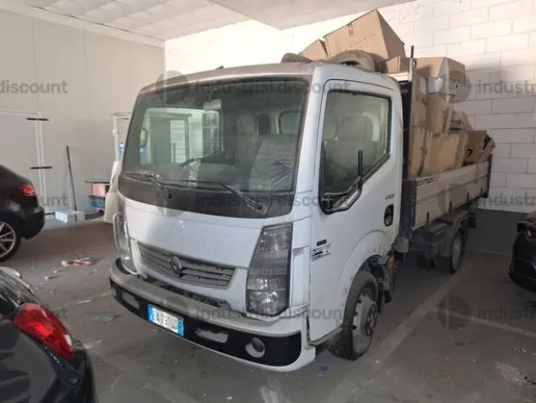 1#89310 Arredi da ufficio e Autocarro Nissan Maxity e Attrezzatura termoidraulica