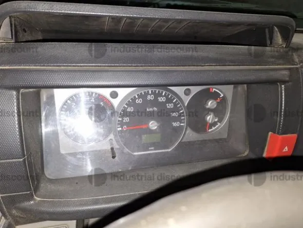 1#89310 Arredi da ufficio e Autocarro Nissan Maxity e Attrezzatura termoidraulica