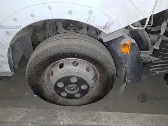 1#89310 Arredi da ufficio e Autocarro Nissan Maxity e Attrezzatura termoidraulica