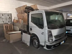 1#89310 Arredi da ufficio e Autocarro Nissan Maxity e Attrezzatura termoidraulica