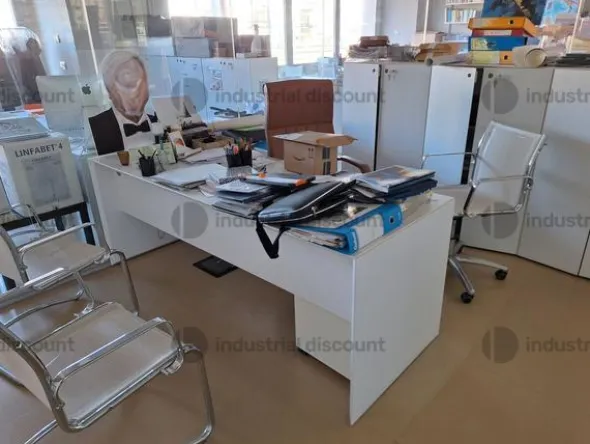 1#89310 Arredi da ufficio e Autocarro Nissan Maxity e Attrezzatura termoidraulica