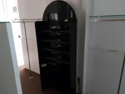 2#7994 Arredi e accessori per negozio